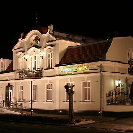 Willa Nestor Kornik Bagian luar foto